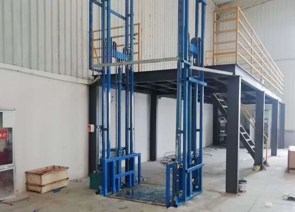 液壓升降平臺(tái)，鏈條導(dǎo)軌式升降機(jī)