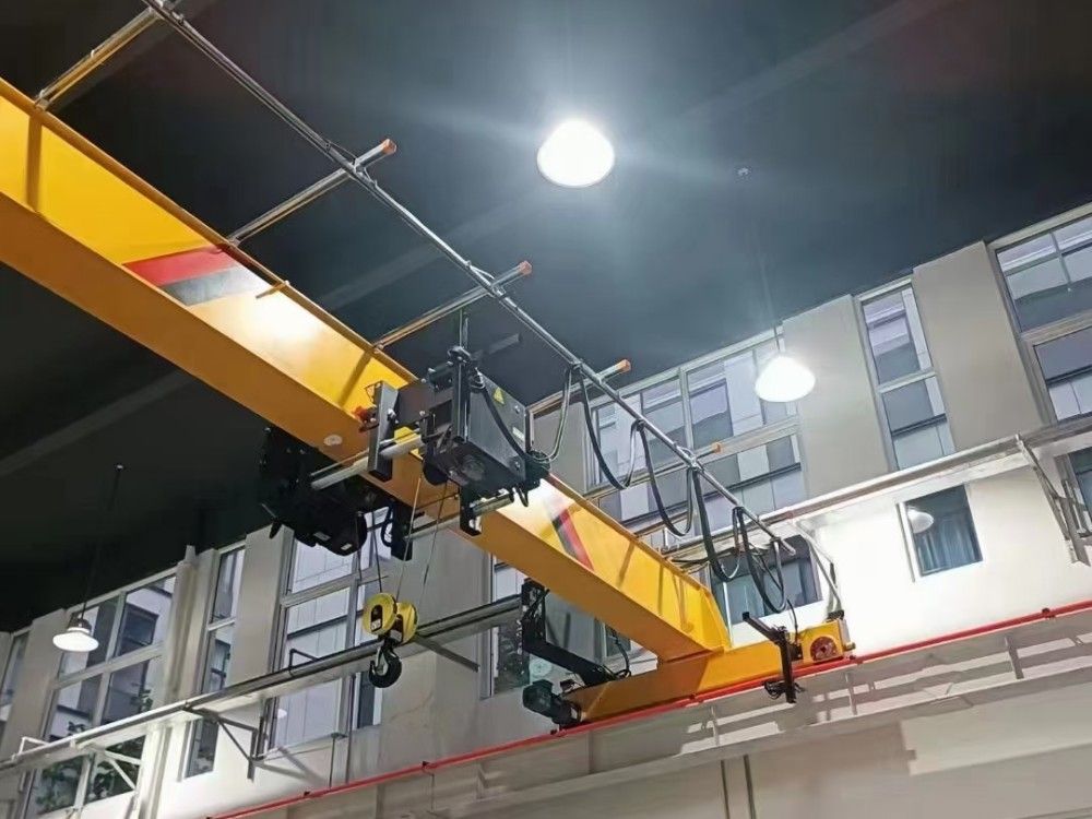 HD型電動單梁起重機(jī) (2)
