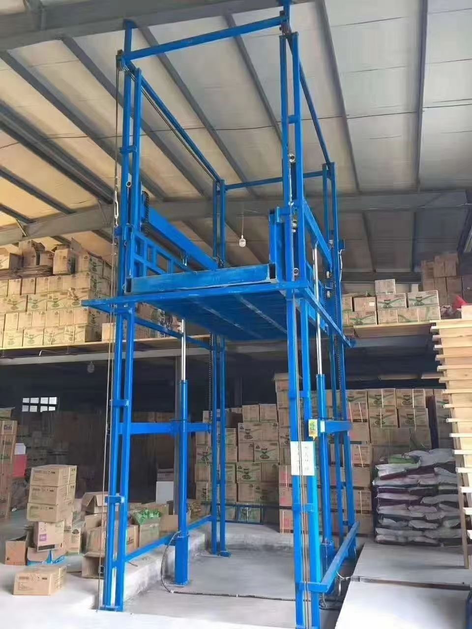 液壓升降機(jī)，載貨升降平臺(tái)/貨梯廠家安裝維修