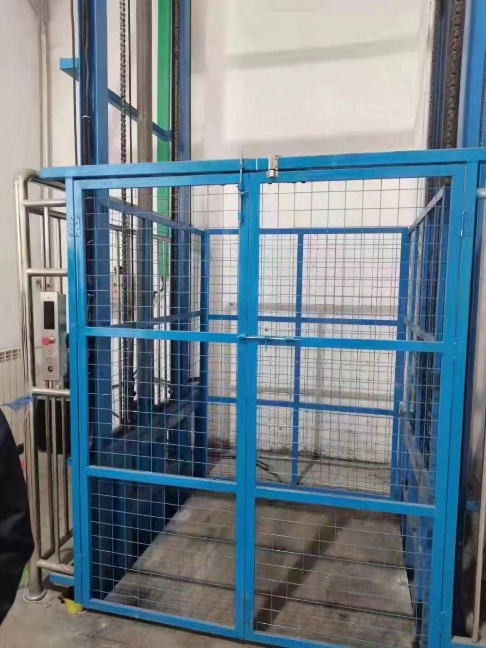 北京貨物升降機、載貨提升機、升降貨梯廠家、型號、價格及安裝維修