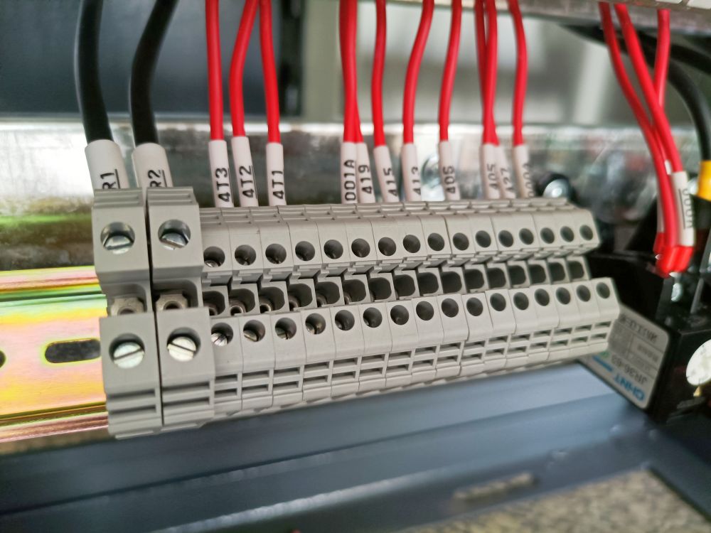 河南長垣起重電氣廠家銷售起重電氣箱柜、電氣元件