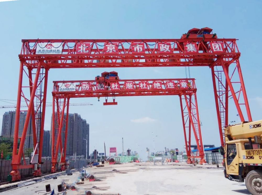 邯鄲龍門吊廠家、雙梁門式起重機(jī)圖片、型號(hào)、參數(shù)、價(jià)格